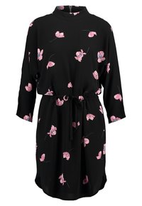 Vestido negro con un patrón floral de flores rosas y azules. Tiene un cuello alto, mangas tres cuartos y una cintura con cordón.