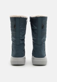 Tmavě modré voděodolné zimní boty s umělou kožešinou, zipovým uzávěrem, polstrovanými podrážkami a texturovanými panely pro lepší přilnavost.