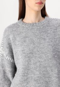 JDY JDYZOEY LIFE  ON STITCH - Maglione - light grey melange
