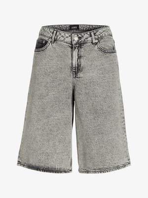 Farkkushortsit haalistuneessa mustassa värissä, joissa on väljä malli, korkea vyötärö, viisi taskua ja näkyvät ompeluyksityiskohdat.