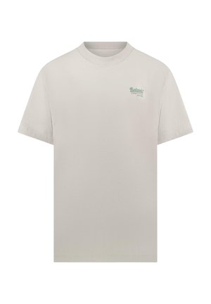 Effen lichtbeige T-shirt met korte mouwen, ronde hals en een klein groen "Botanic" tekstlogo op de linkerborst.