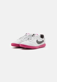 Nike Performance JR. STREETGATO - Botas de futebol de salão - grey fog/brown/white