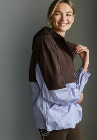 Next QUARTER ZIP - Veekindel jope - brown lilac