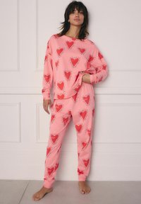 Next SET PRINT LONG SLEEVE - REGULAR FIT - Nattøj sæt - pink heart