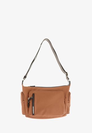 Sac bandoulière marron avec sangle grise réglable, grande poche avant avec fermeture éclair verticale et deux compartiments latéraux zippés.