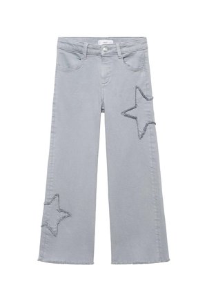 Hellgraue weite Jeans mit ausgefranstem Saum, versehen mit zwei sternförmigen Patches auf der Vorderseite. Hergestellt aus Denim mit glatter Textur.