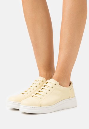 Camper, Baskets basses - yellow