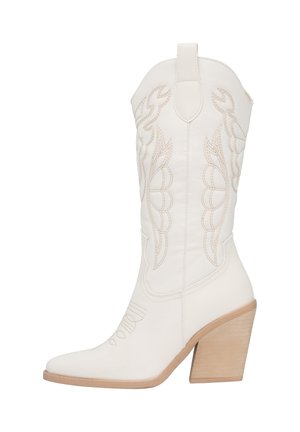 Witte leren cowboylaars met een spitse neus, lichtbeige stiksels, decoratieve patronen op de schacht en een gestapelde beige hak.
