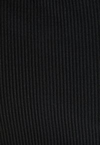 Unselected, black