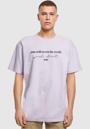 Merchcode JUST START HEAVY   - T-shirts med print - lilac