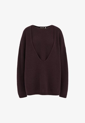 Suéter color ciruela con escote en V profundo, mangas largas y un ajuste relajado. Hecho de un material de punto suave y texturizado.