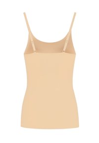 Una camiseta de color durazno con tirantes finos y ajustables, hecha de un tejido suave y elástico, que presenta un diseño ajustado y un escote redondeado.