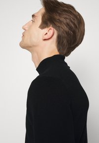 Wool & Co MOK NECK  - Camisola - nero
