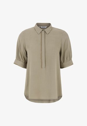 Khaki blúzka s golierom, krátkymi pufovanými rukávmi a centrálnym zapínaním so zdobným stehom. Hladká látka s jemným leskom.