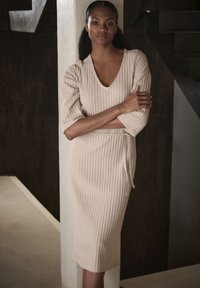 LASCANA Robe pull - sand melange