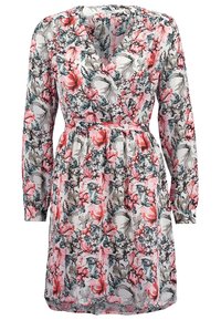 Abito avvolgente floreale realizzato in tessuto leggero. Presenta maniche lunghe, scollo a V e una vita aderente, con un motivo di fiori rosa e grigi su sfondo bianco.