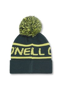 Pleteni klobuk v temno zeleni barvi z rumenimi črtami z napisom "ONELL"; z zgoraj je dodatno okrašen s puhastim, večbarvnim pom-pomom.