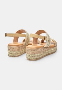Bata BATA - Sandali con zeppa - beige