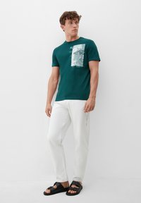 s.Oliver MIT FRONTPRINT - T-shirt z nadrukiem