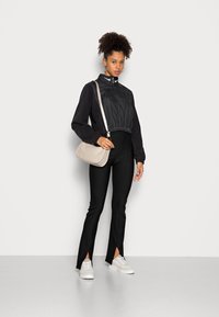 Nike Sportswear Camisola - black/white