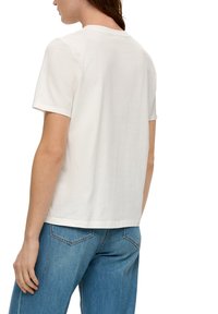 s.Oliver MIT PAILLETTEN-STICKEREI - T-shirt print - ecru