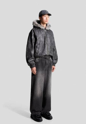Bershka Bunda z nepravej kože - black