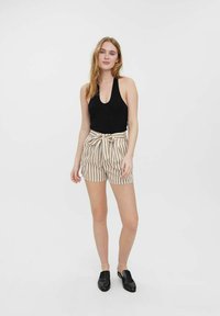 Vero Moda NOOS - Šortky - silver mink