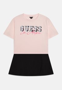 Neselectat, ballet pink