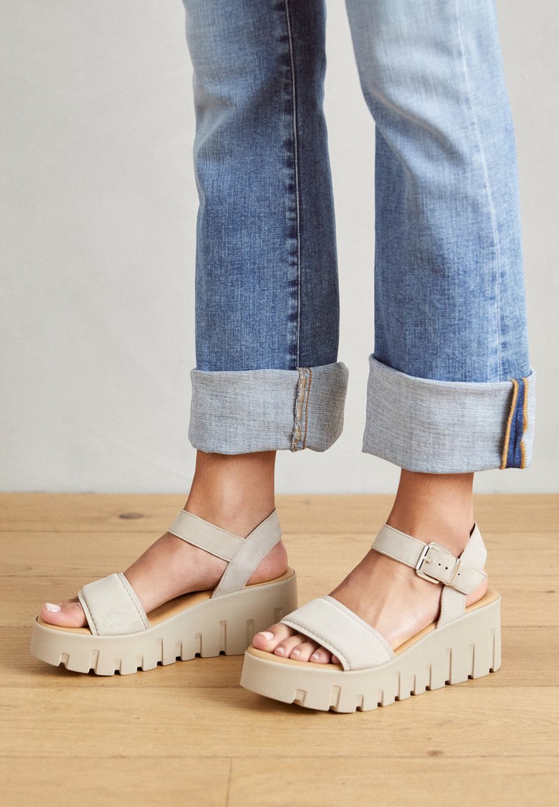 Tamaris Comfort - Sandalen - beige