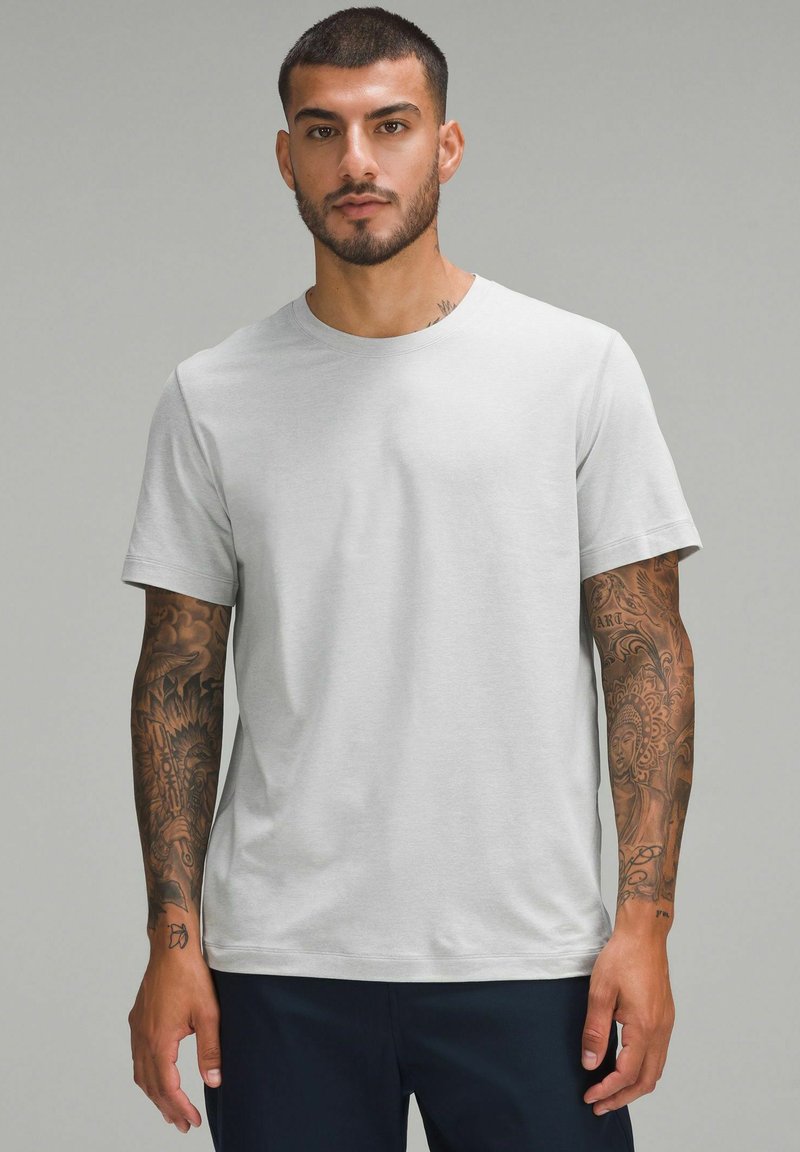 lululemon - SOFT JERSEY SHORT-SLEEVE - Camiseta básica - heathered vapor heathered silver drop, Ampliar