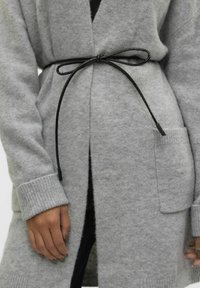 Vero Moda Kofta - grey
