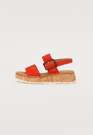 Platform sandals - pumpkin