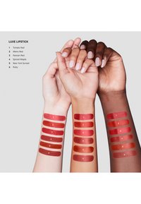 Bobbi Brown LUXE LIPSTICK - Leppestift - spiced maple