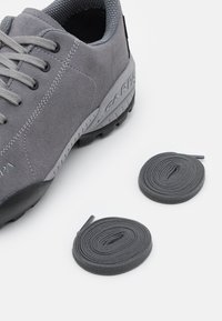 Scarpa MOJITO GTX UNISEX - Pantofi drumeție - smoke