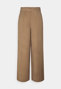 Pantalon large taille haute couleur tan avec ceinture et passants, coupé avec des plis avant et une coupe décontractée.