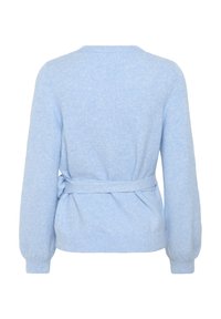 Gai zils garām piedurknēm adīts džemperis ar ribotām piedurknēm un apakšmalu, ar atbilstošu jostu, kas sasaistīta viduklī, redzams no aizmugures.