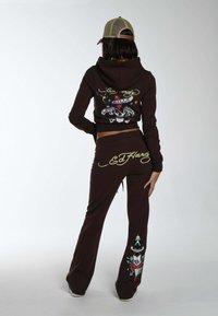 Thumbnail Image 6