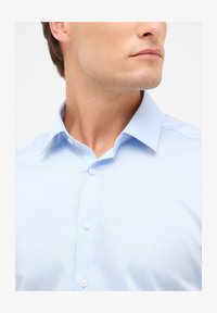 Niet geselecteerd, hellblau