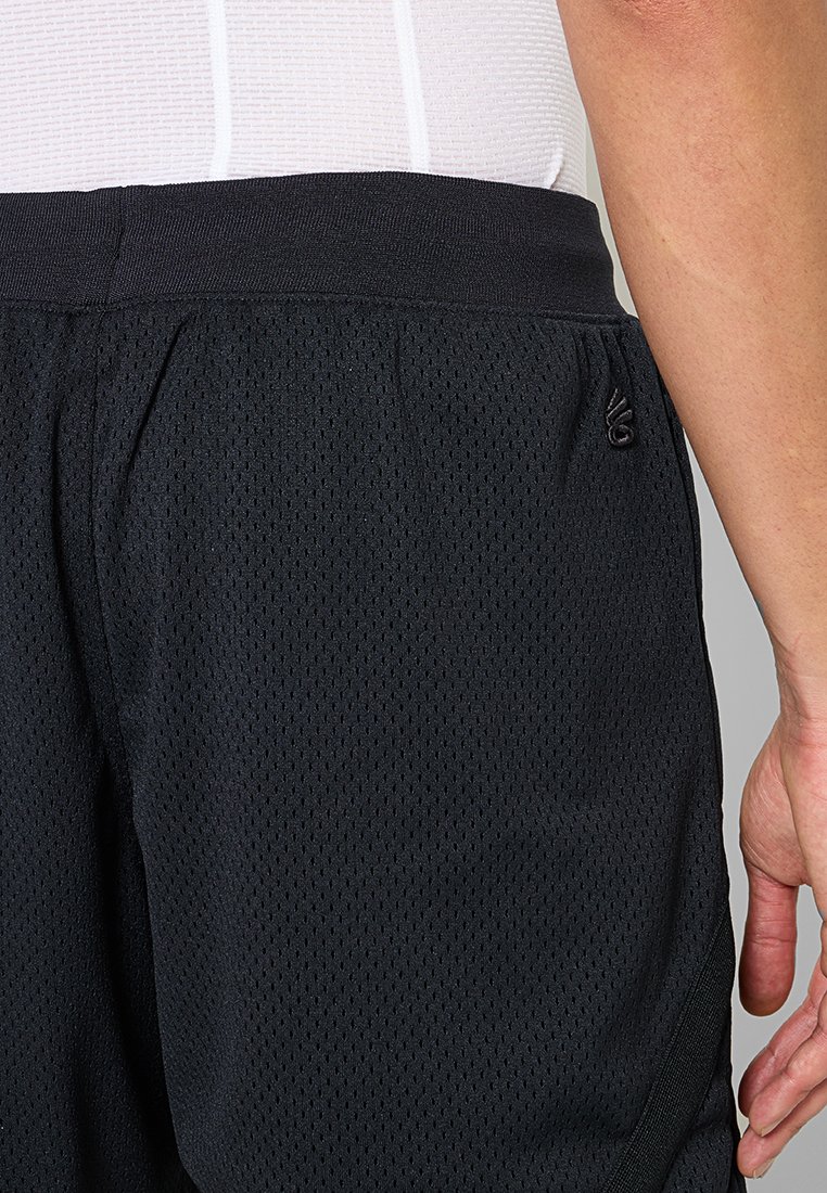 Kurze Sporthose