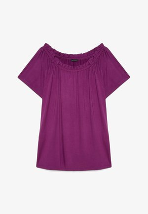 Blouse violette à épaules dénudées, manches courtes et encolure élastique froncée, en tissu léger.