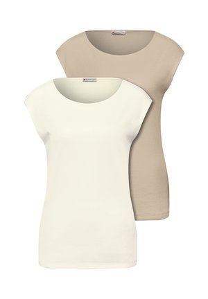 Dos camisetas ajustadas de manga corta para mujer, una beige y otra blanco roto, con escotes redondos y etiquetas de Street One en el cuello.