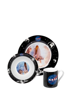 Set of NASA-themed plates and mug, featuring space shuttle launch images and black rims decorated with planets and stars.