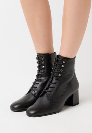 LEATHER - Šněrovací kotníkové boty - black