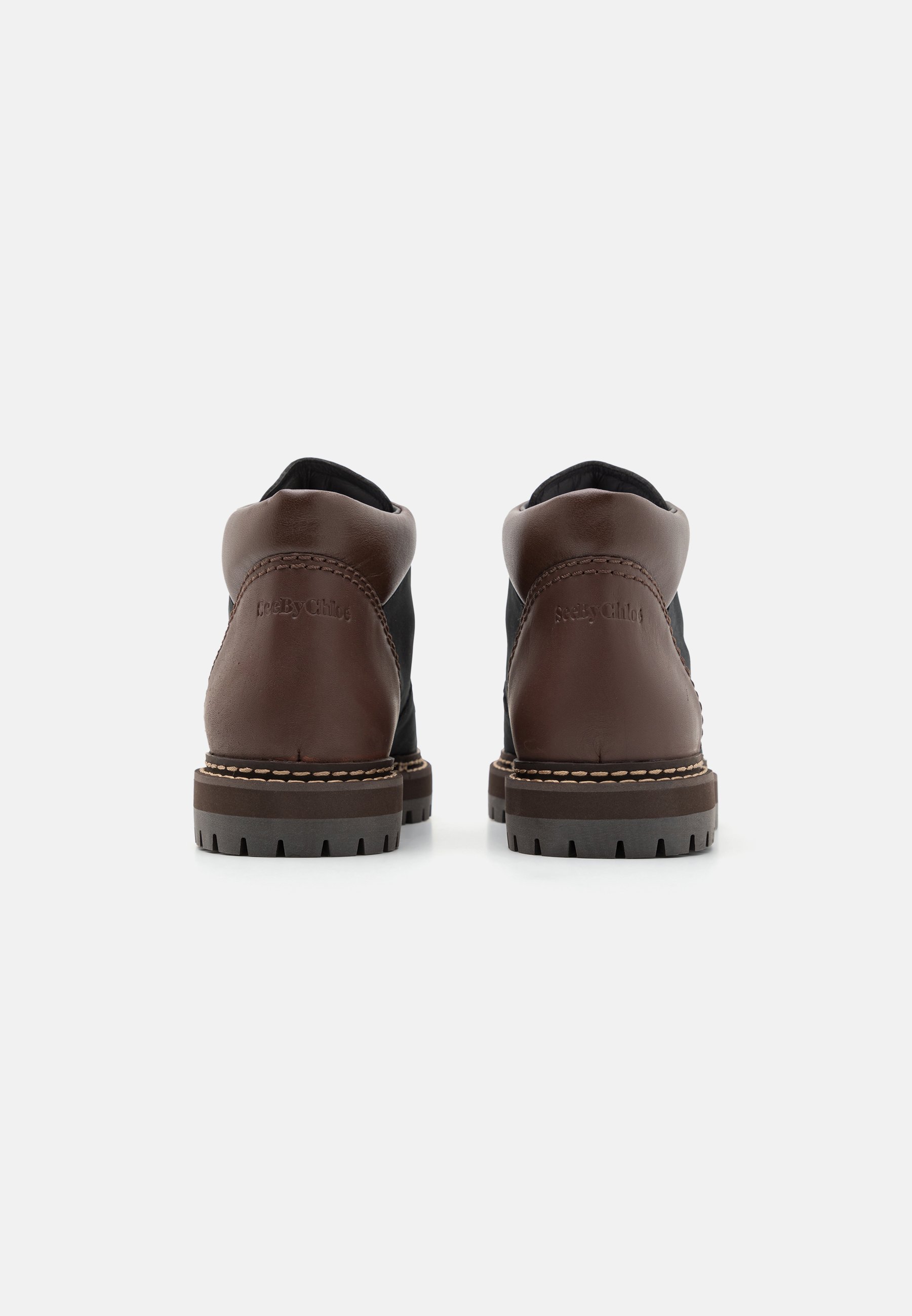 【関税込み】See by Chloe ブラック Eileen ブーツ See by Chloéのブラック Eileen ブーツがセール中