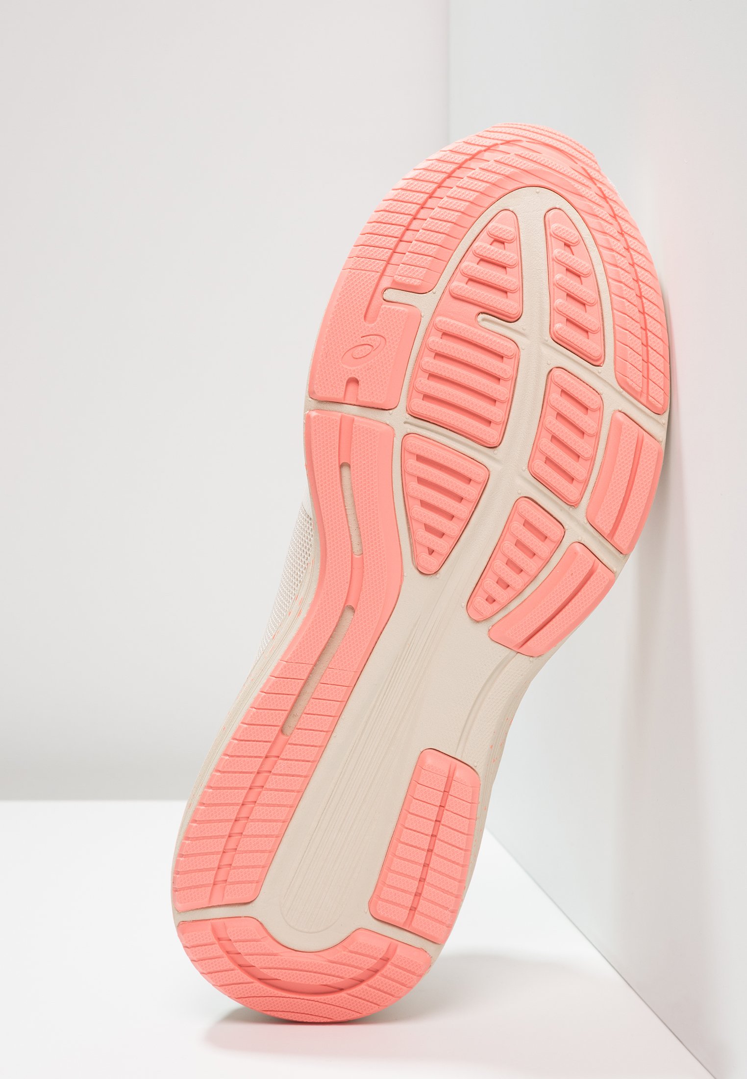 zalando asics roadhawk