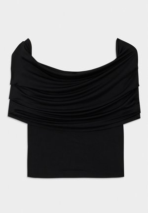 Top negro sin mangas de hombros descubiertos con tela drapeada, textura suave y diseño ajustado. Presenta un dobladillo liso y minimalista en la cintura.