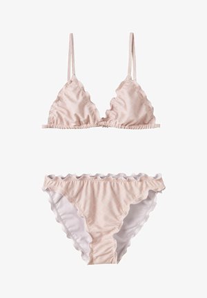 Vaaleanpunainen bikini, jossa on liehukat reunat, kolmionmallinen yläosa ohuilla olkaimilla ja siihen sopivat bikinin alaosat.