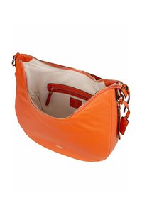 Sac à main en cuir orange avec un intérieur beige, poche zippée à l'intérieur et bandoulière ajustable avec quincaillerie dorée.