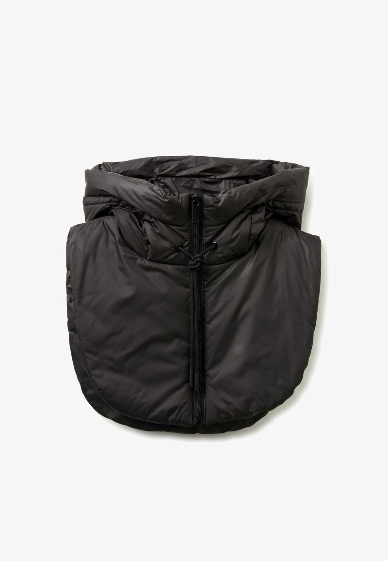 Scaldacollo imbottito nero con cerniera frontale e coulisse regolabile per protezione dal freddo.