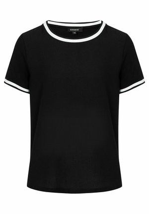 Camiseta negra de manga corta con ribete blanco en el cuello y los bordes de las mangas, con escote redondo y dobladillo recto.